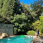 Villa-cyprès-la-polynésie-giens * Hyères