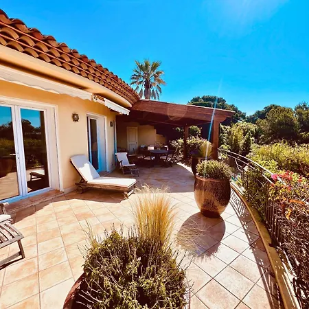 Villa-cypres-la-polynesie-giens Βίλα Ιέρ